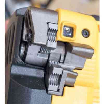 Болторез DeWALT аккумуляторный 18V XR Li-lon, для шпилек M6, M8, M10 и M12, кейс TSTAK (без АКБ и ЗУ) (DCS350NT) Винница