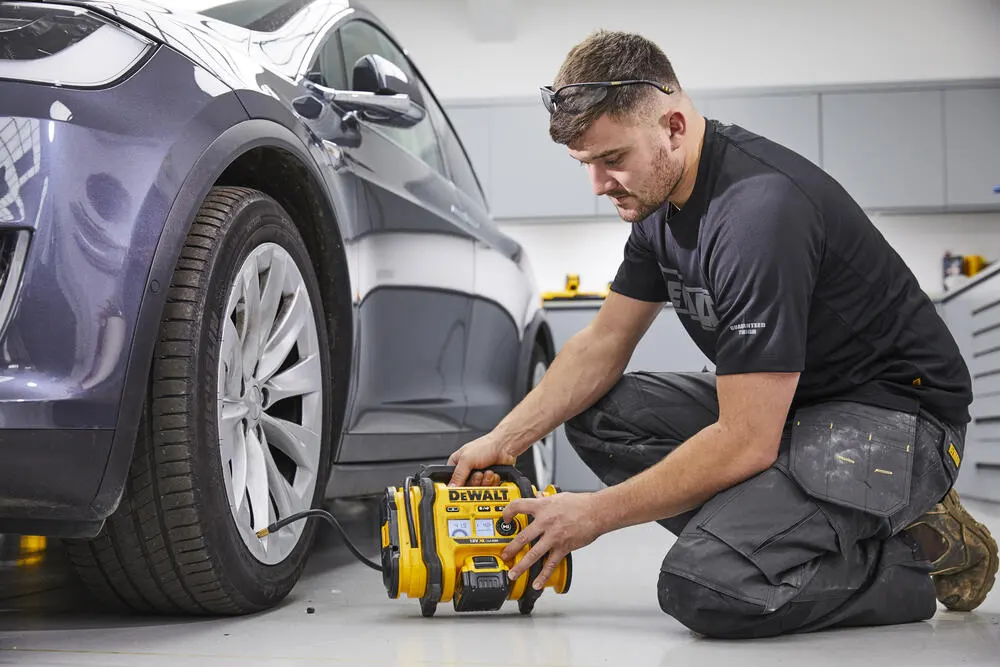 Професійний автомобільний компресор акумуляторний DeWALT DCC018N : без АКБ, 11бар (DCC018N) Київ - фото 8