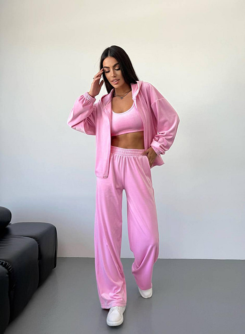 Жіночий стильний прогулянковий костюм-трійка: кофта топ і штани з м'якого велюру Барбі, 42/44 Одеса - фото 1