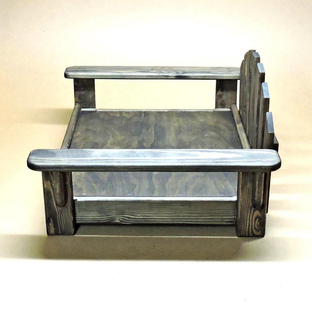 Лежак деревянный для собаки 