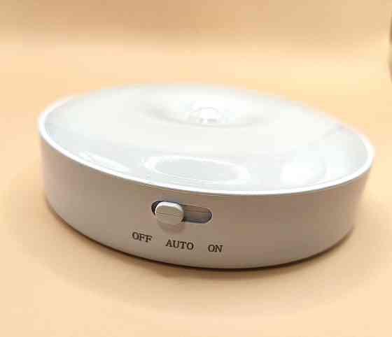 LED світильник-нічник з датчиком руху і датчиком день/ніч з кнопкою увімк./вимк. Теплий білий Сміла