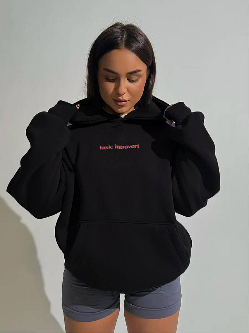 Женский теплый оверсайз с акцентной надписью спереди трехнить на флисе Одесса - изображение 3