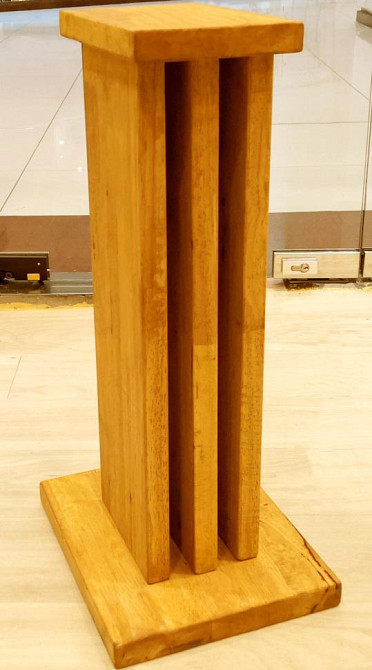 Стойка под акустику 