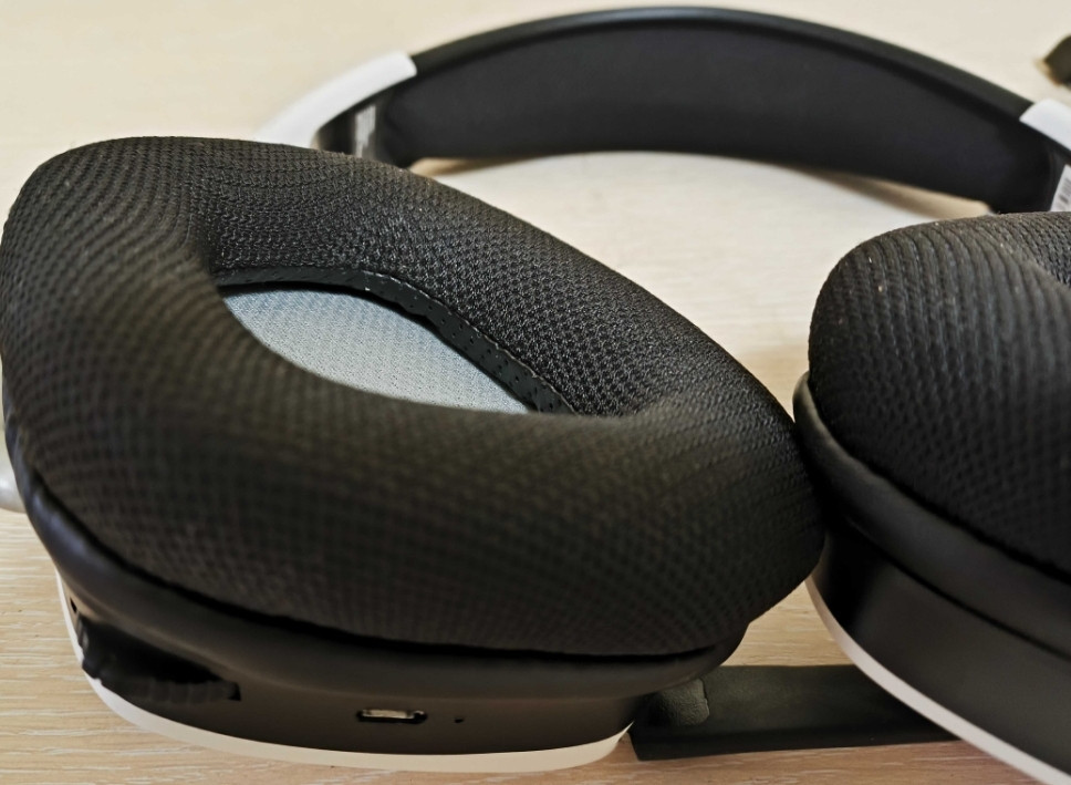 Навушники Corsair Void RGB Elite Wireless Київ - фото 3