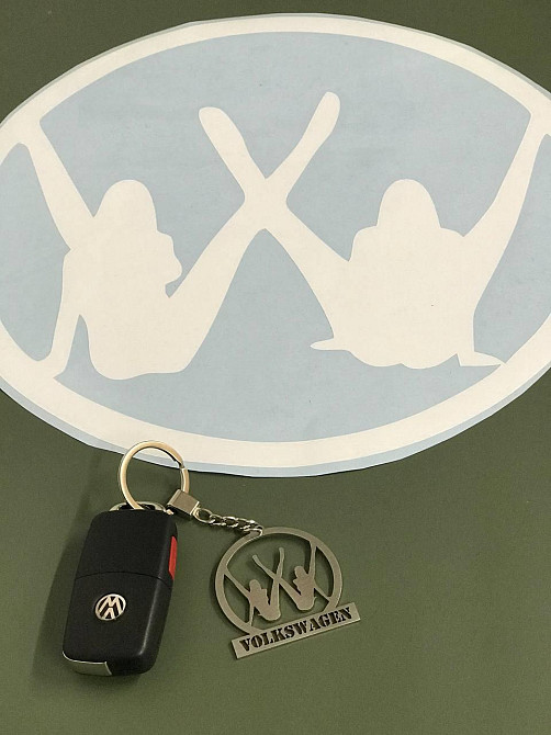 Вінілова наклейка на автомобіль — "VOLKSWAGEN". Чернівці - фото 1