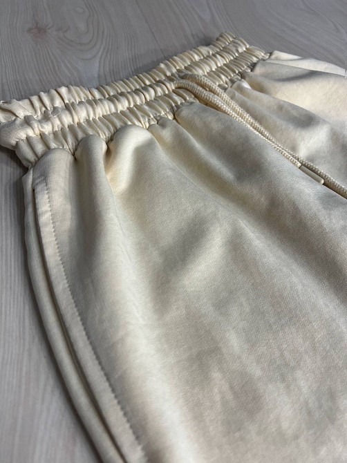 Костюм жіночий CAPPITONE 3161 оверсайз футболка та джогери з написом бежевий, бежевий, L Київ - фото 15