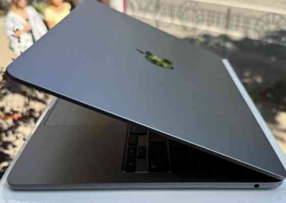 Ноутбук: MacBook Air 2022. M2 , 8/512Gb. Space Gray , 16 Цыклов , идеал. Київ