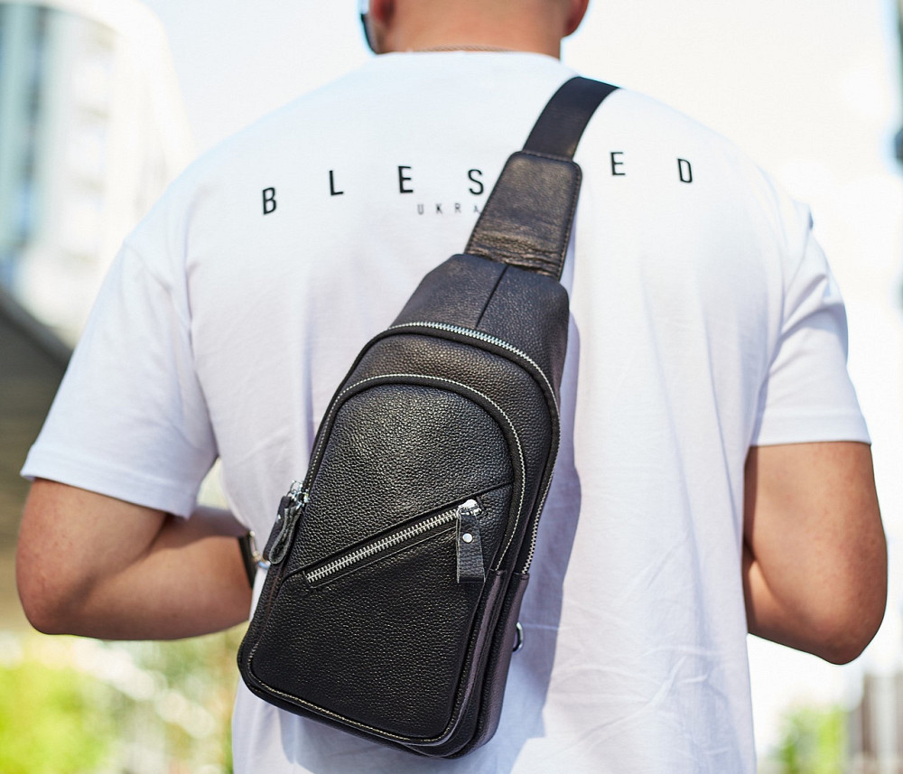 Чоловіча шкіряна сумка-слінг через плече Tiding Bag 33737 чорна Київ - фото 6