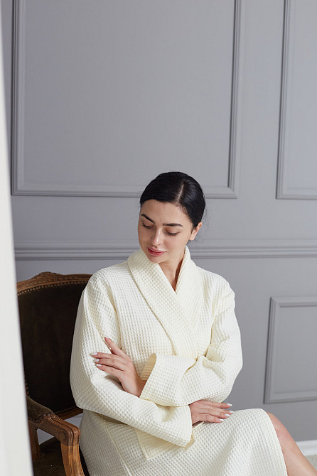 Жіночий халат вафельний Ideal Textile довгий ваніль (56860406) Чернівці - фото 2