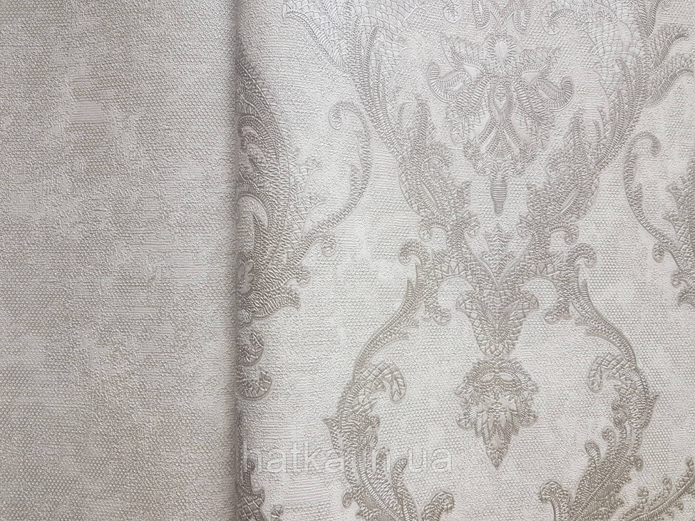 Шпалери вінілові на флізеліні AdaWall Seyyah 1.06х10 вензелю великі структурні сріблясті на сіро-бежевому Київ - фото 2