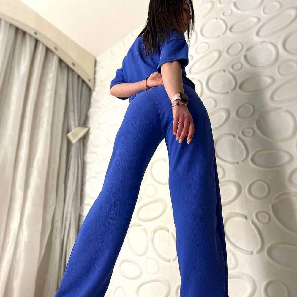 Летний костюм с широкими штанами 