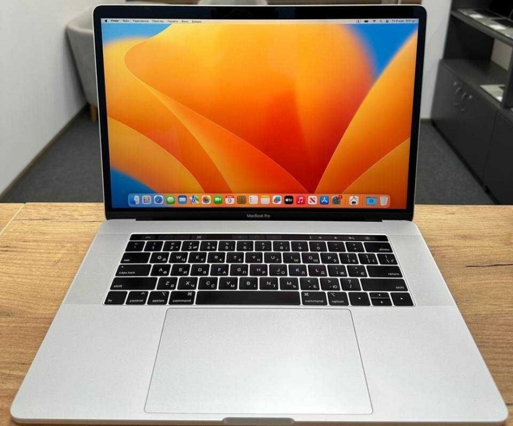 Ноутбук MacBook Pro 15 (2019) 17/16/256Gb. AMD Київ - фото 8