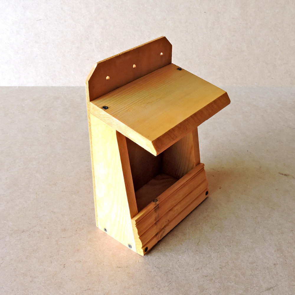 Кормушка садовая для птиц 