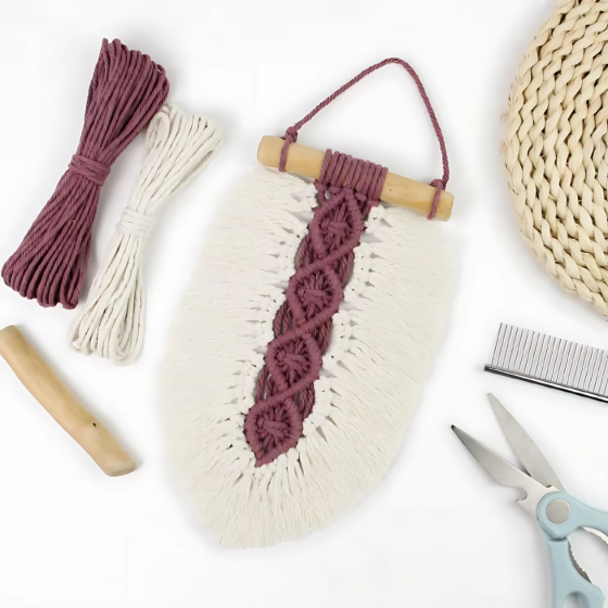 Набір макраме для ручного в'язання гобелена настінного декору «Лист» 26х15см для рукоділля та творчості червоний Кам'янець-Подільський