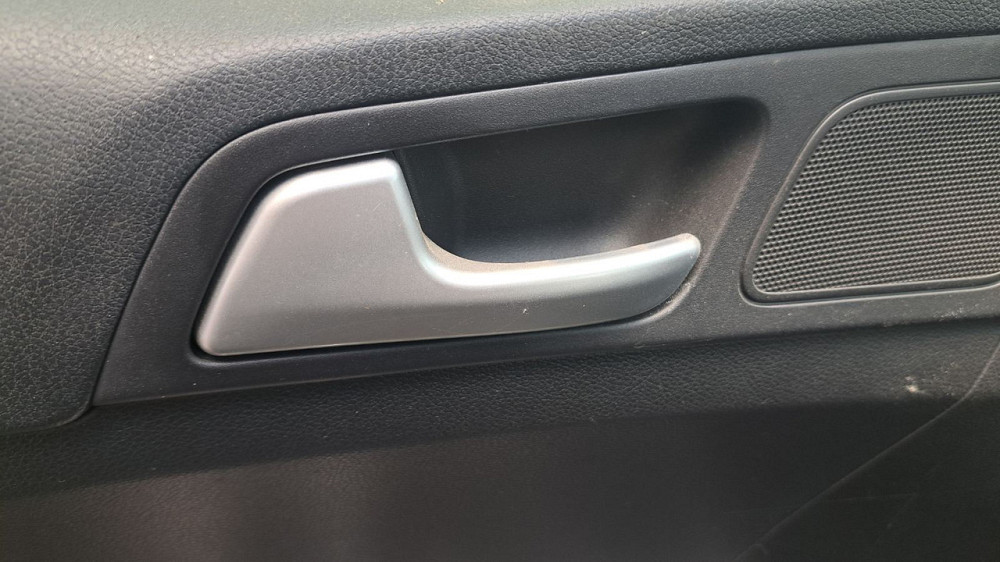 Ручка дверей внутрішня передня ліва Kia Sportage 2016-2020 Київ - фото 1