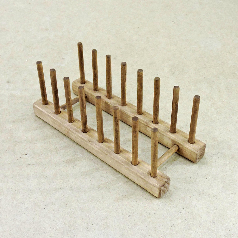 Настольная стойка для тарелок 