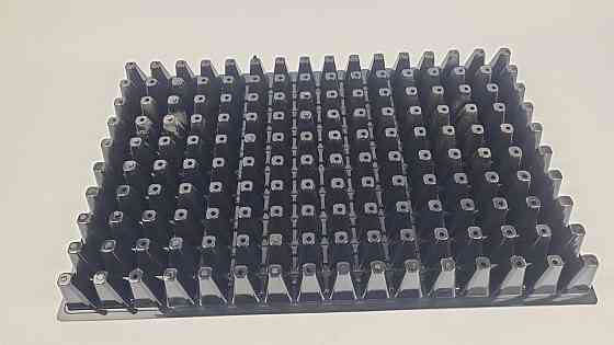 Касета для розсади 60*40*5 пластикова на 160 V-ячейок-40 см3 (кочниця 30 мм*30 мм*50 мм конус) (1 шт.) Харків