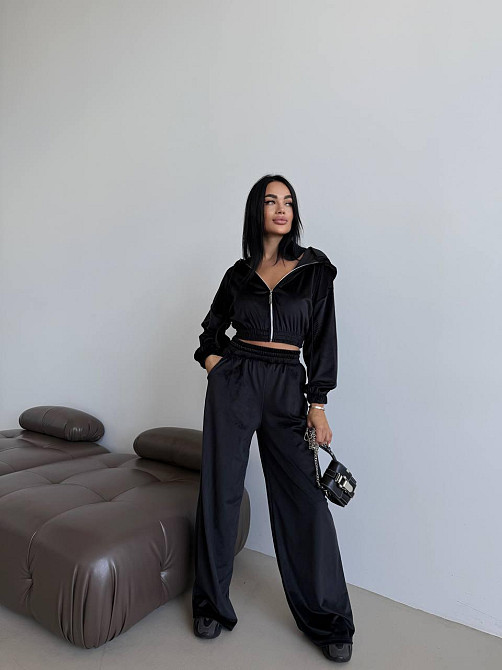 Жіночий прогулянковий оверсайз костюм-двійка: кофта та штани турецький велюр Чорний Одеса - фото 7