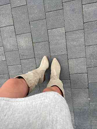 Nikos Чоботи жіночі Niko`s пісочна замша натуральна высота 36 см обхват голени 39-40 см каблук Коломыя