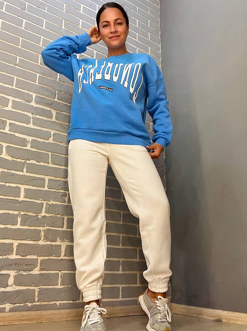 Костюм женский Quzen 399-488 спортивный утепленный свитшот с надписью оверсайз и брюки на резинке голубой, голубой, S Киев - изображение 11
