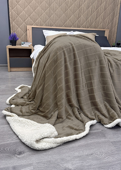 Плед двосторонній 155х200 см (+-5см) рельєфний із штучною овчиною Какао з молочним (87-072) Київ - фото 8