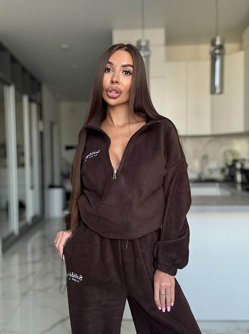 Жіночий костюм з фліс-полару, з вишивкою Одеса - фото 4