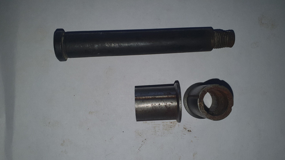 Палець (вісь) маятника з втулками ГАЗ-24. СРСР. Харків - фото 1