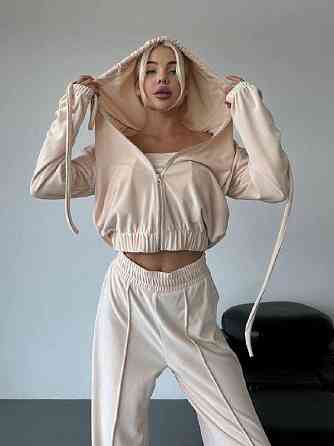 Женский прогулочный плюшевый костюм тройка: кофта топ и штаны велюр-плюш Бежевый, 46/48 Одесса