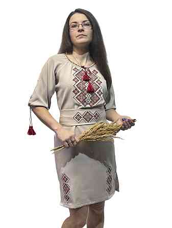 Жіноча вишита сукня середньої довжини бежева з червоним орнаментом 44 Київ