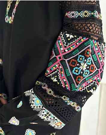 Женская современная вышиванка с разноцветной вышивкой 80% хлопок, 20% полиэстер. Черный, 52 Одесса