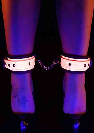 Поножи светящиеся в темноте Taboom Ankle Cuffs, розовые Sex Aura Киев