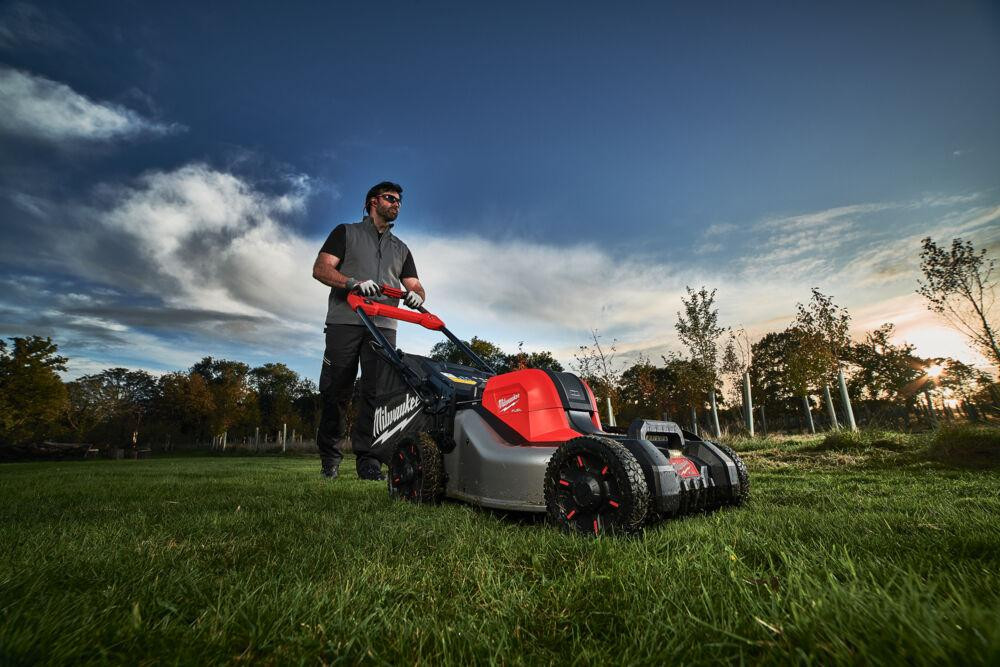 Газонокосарка акумуляторна безщіткова самохідна 46см M18 F2LM46-0 MILWAUKEE Одеса - фото 3