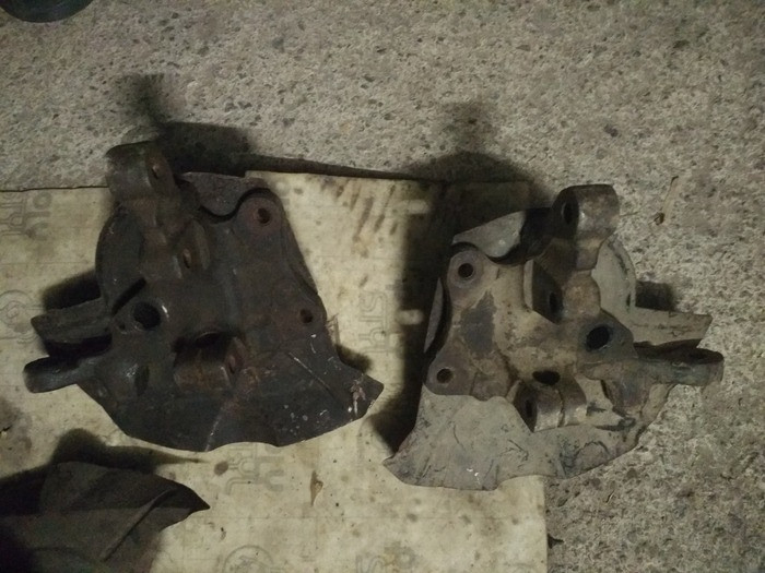 Цапфа передняя лева права 90335719, 90335718 Опель Омега А Вінниця - фото 1