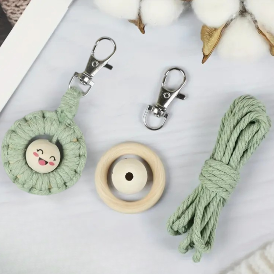 Набір макраме для творчості та ручного в'язання брелока для ключів або аксесуарів 10х5см, зелений Кам'янець-Подільський