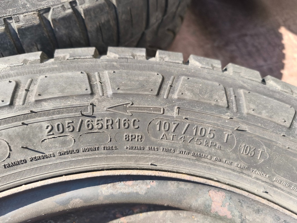 Диск колесний металевий з шиною Michelin Agilis 205/65 R16C Nissan Primastar 2001-2013 Ковель - фото 3