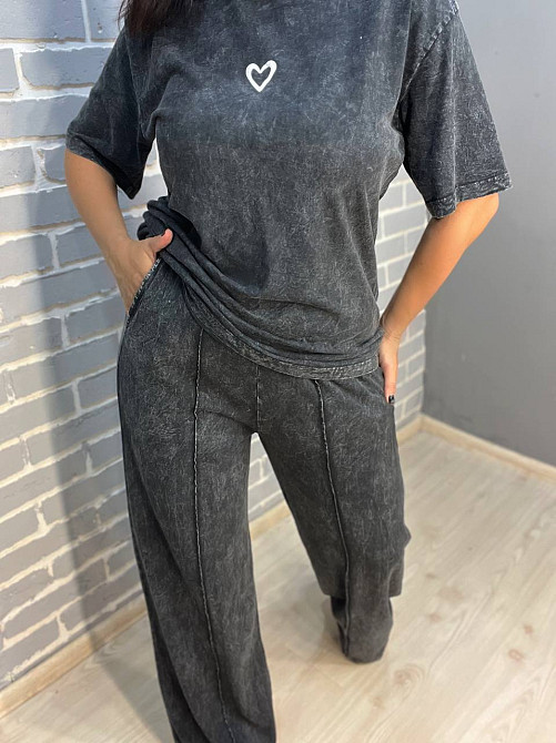 Женский костюм Coast Moda 4232 вареный тай-дай брюки палаццо с футболкой оверсайз сердце графит, графит, S Киев - изображение 7