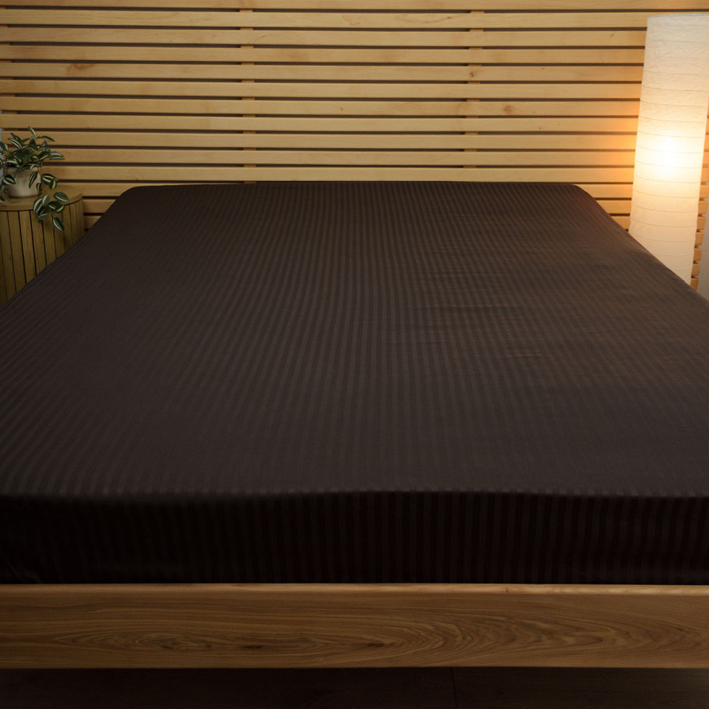 Простынь на резинке односпальная страйп-сатин 100% хлопок 90х200х25см 125г/м2 (Шоколад) Сумы - изображение 1