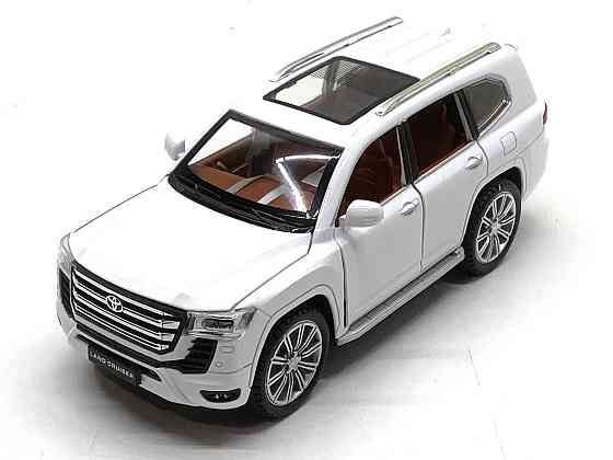 Машина Автосвіт Toyota Land Cruiser 30 інерційна відчиняються двері капот багажник 20см Білий (AP-2033) Чернігів