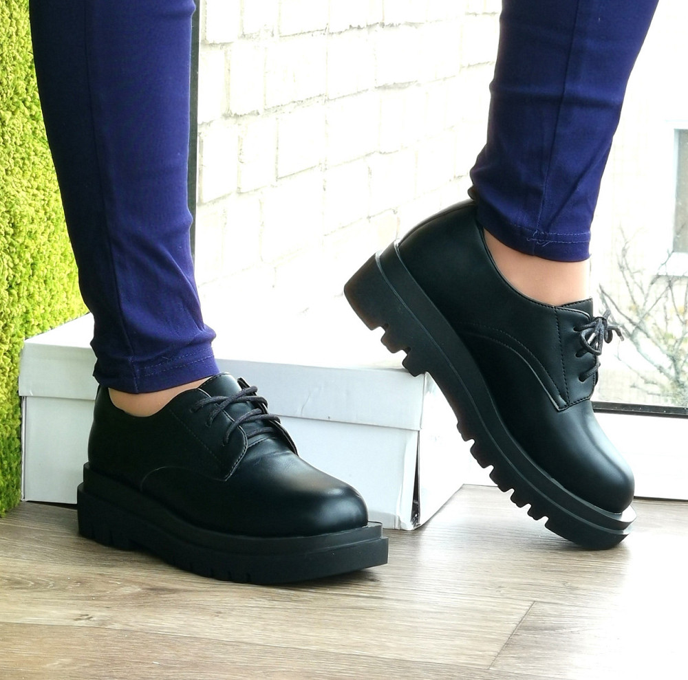 Жіночі Чорні Туфлі Броги Кросівки на Танкетці Оксфорди Шкіряні (розміри: 36,37,38,39,40,41) — 6-26 Дніпро - фото 2