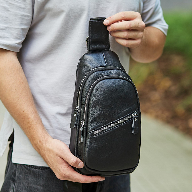 Кожаная мужская нагрудная сумка слинг черная Tiding Bag 79906 Каменское - изображение 1