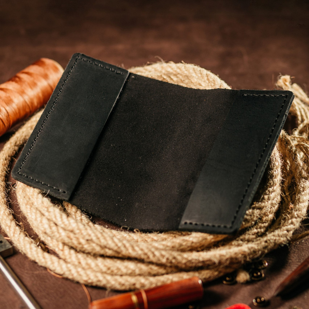 Паспортниця Чорна Тризуб шкіряна, стильний практичний чохол зі шкіри з тисненням, обкладинка на паспортMasterSem Київ - фото 3