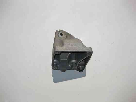 Mercedes-Benz  A2722231704 Кронштейн опори двигуна лівий M272 V6 2.5 3.0 3.5л E-Class W211 Одесса