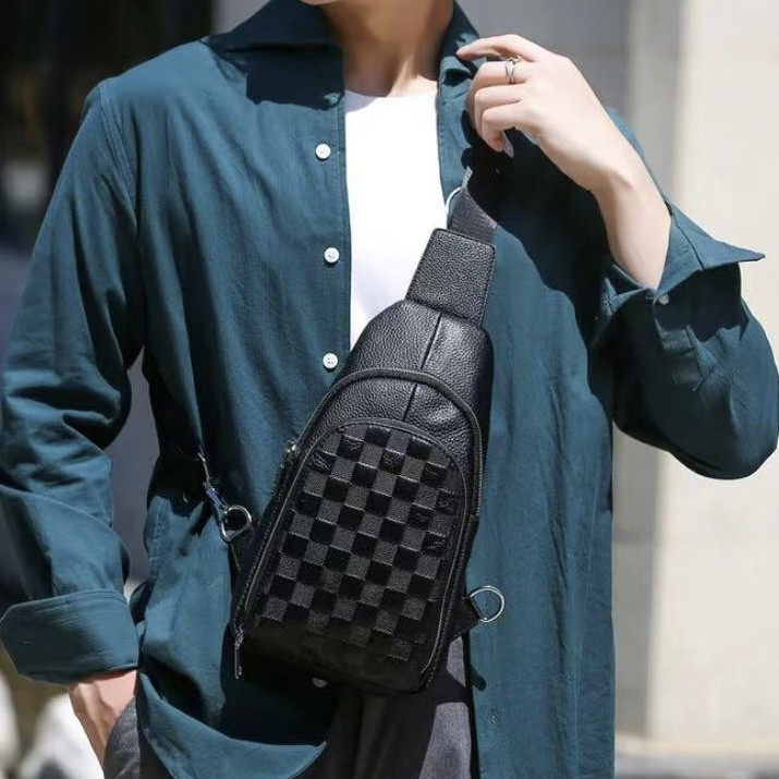 Чоловічий рюкзак на одне плече 18х31х6, шкіряний слінг, чорний Кам'янське - фото 2