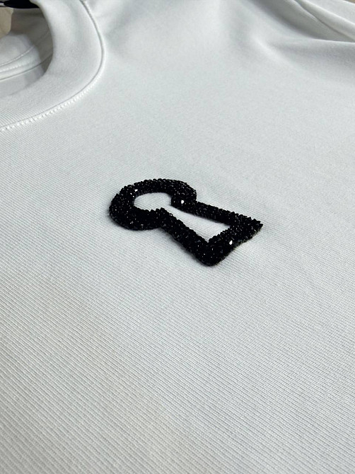 Футболка жіноча A-N 911-21 з аплікацією камінців силует замка базова one size, білий, one size Київ - фото 2