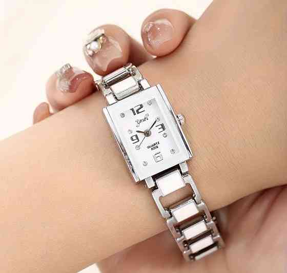 Годинник жіночий Сріблястий з білим (0527) Смела