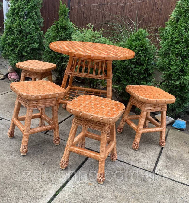 Табуретки и стол, комплект плетеной мебели Киев - изображение 5
