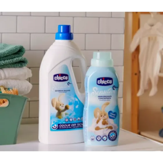 Пом'якшувач тканин Chicco Sensitive Sweet Talcum 750 мл Львів