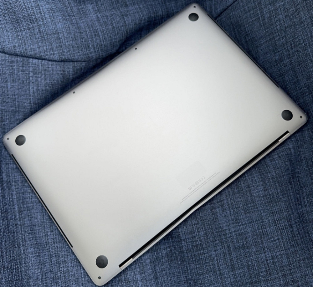 Ноутбук: MacBook Pro 15 (2018) i7-2.2 , 16/256Gb. Киев - изображение 3