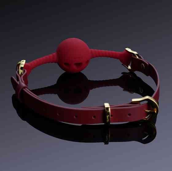 Кляп шарик с отверстиями в виде сердца UPKO Desire for Mouth Bondage Collection, красный Sex Aura Киев
