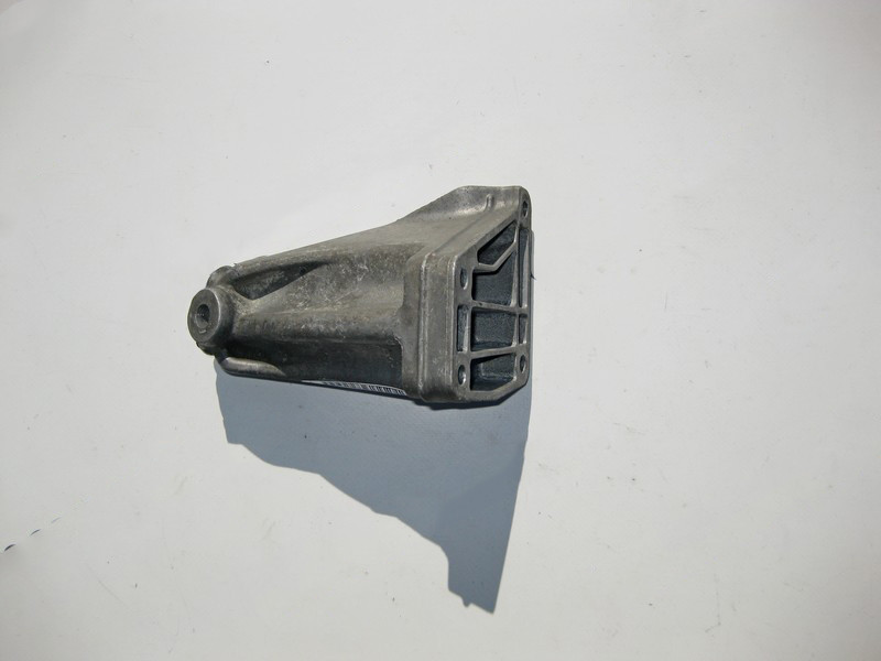 Mercedes-Benz  A6422230404 Кронштейн опори двигуна лівий OM642 V6 3.0 cdi S-Class W221 Одесса - изображение 3